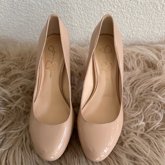 Jessica Simpson Nude Heels - Picture 1 of 5